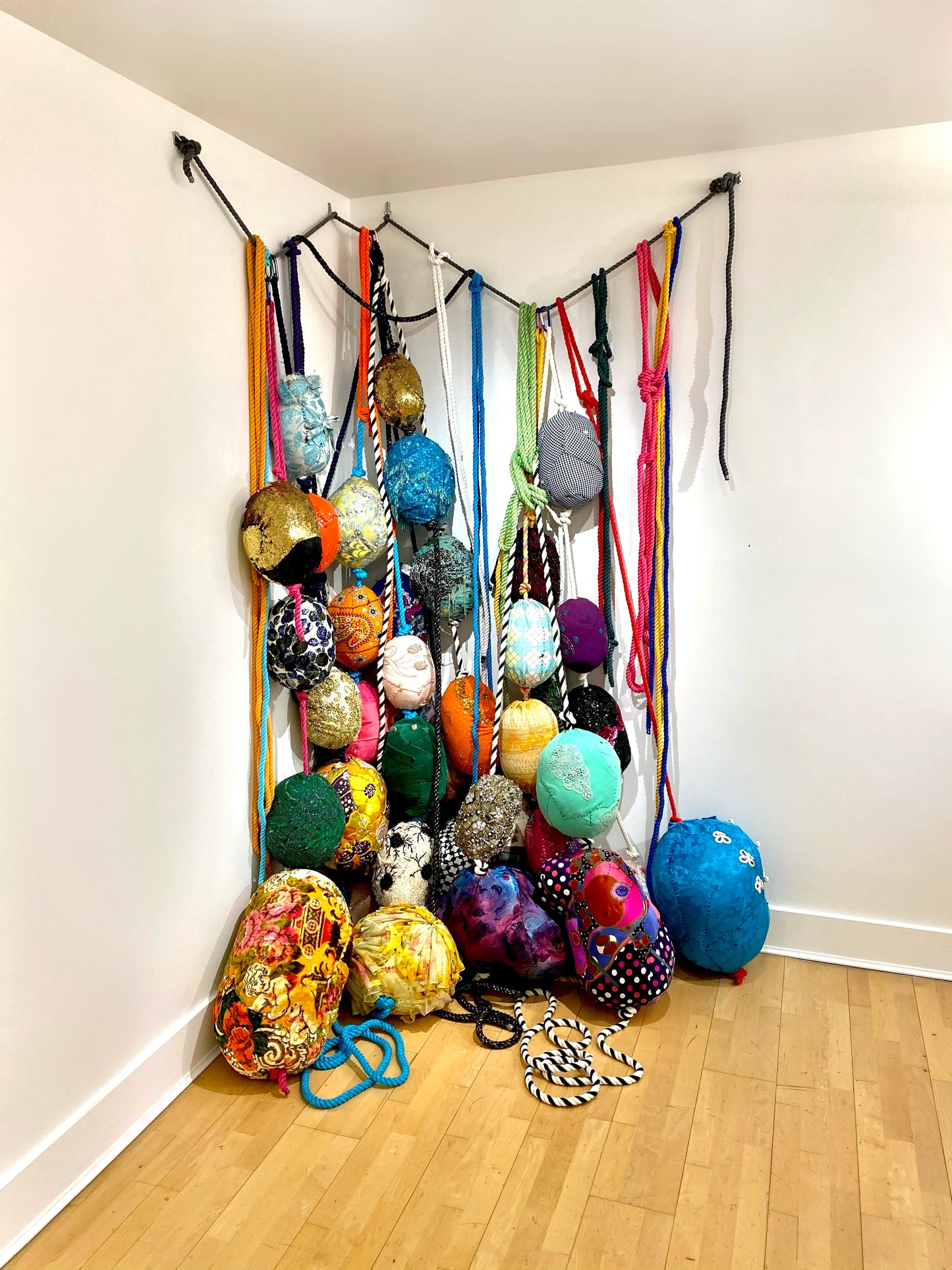 Gunas (Installation)